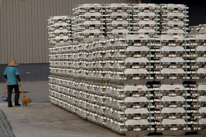 Japan Aluminium stocks fall to 234,900 tons in November