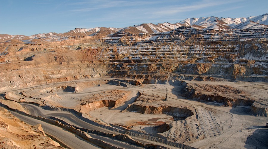 Mining business environment improves by reviewing mining laws / Economic operators need to be stable at least 10 years ahead to formulate production plans