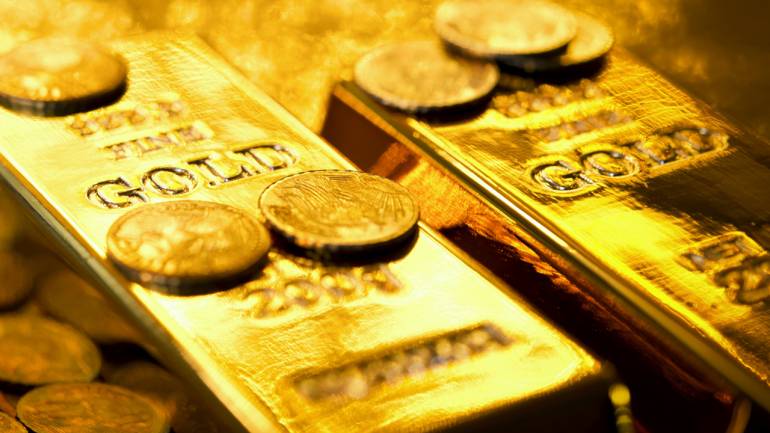 Gold steady near 6-month high on global economic worries, stock volatility