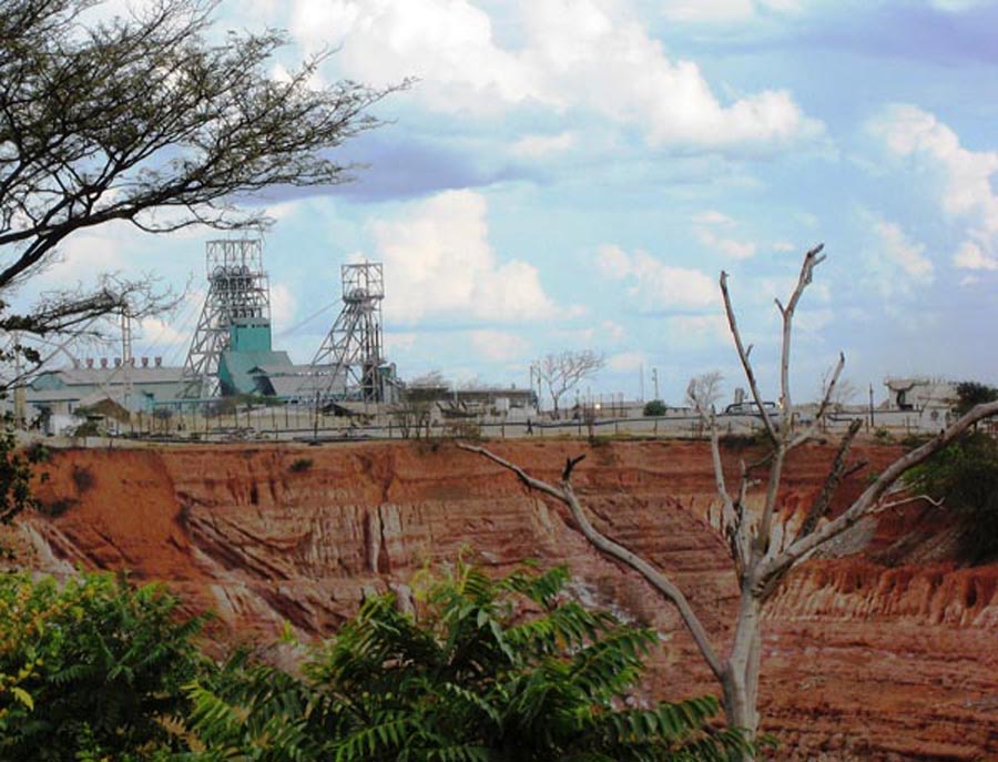 Glencore Zambian unit closes two mine shafts; opposition sees 1,400 job cuts