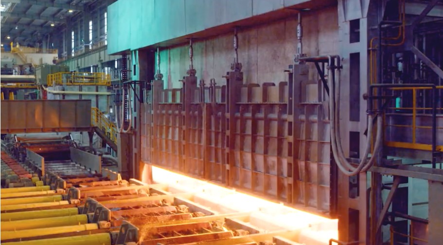 Iron ore price hits 10-year high on rising steel demand